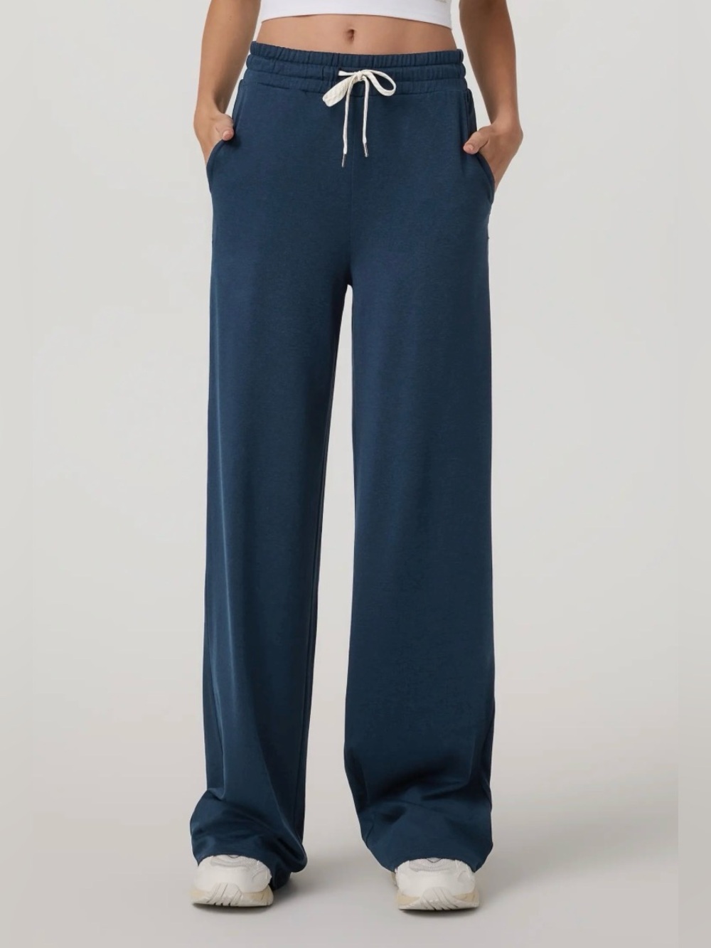 Vuori Halo Performance Wide Leg Pants